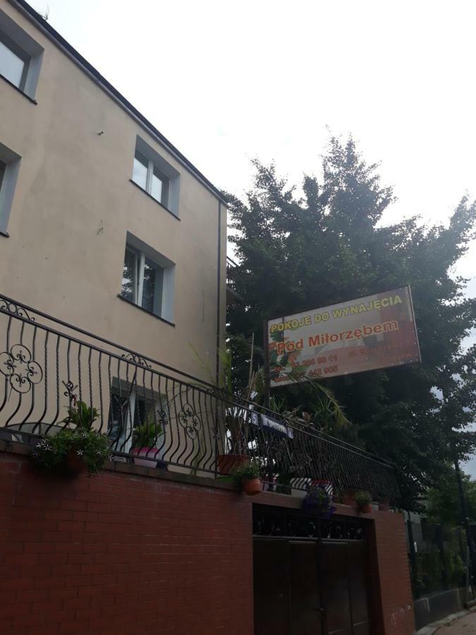 Uniejow Pensjonat Pod Milorzebem Экстерьер фото